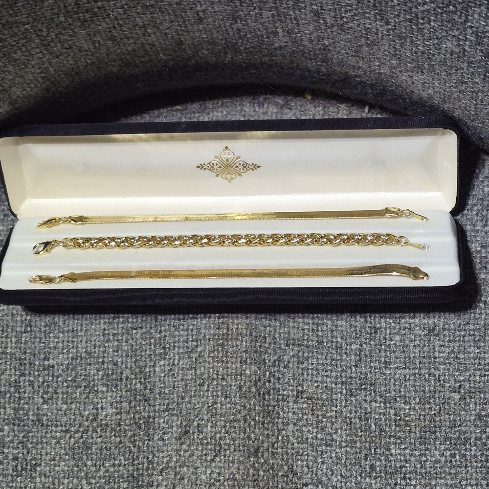3 G Tone 7 Inch Bracelets with case.